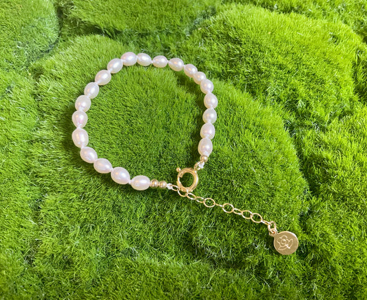 Hand-knotted Pearl Bracelet