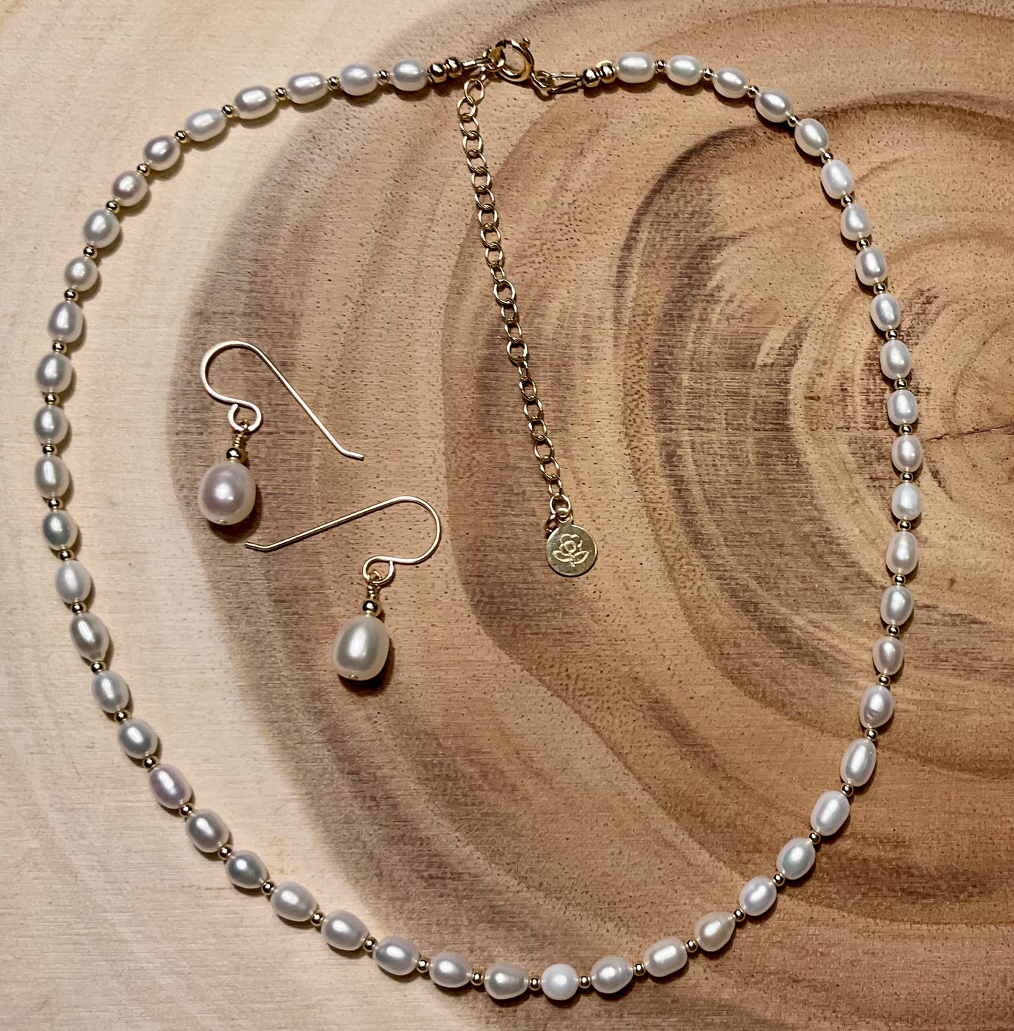 Cream Pearl Necklace & Earrings Set