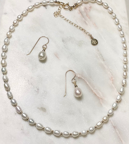 Cream Pearl Necklace & Earrings Set